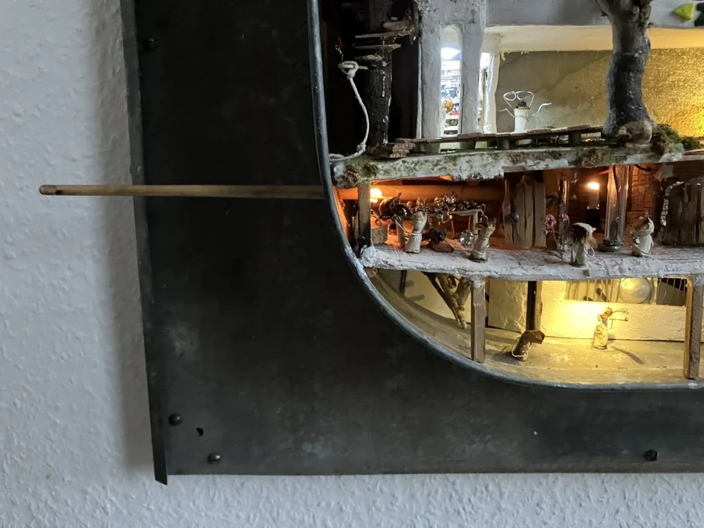 Kotti mechanics opened to reveal the internal city